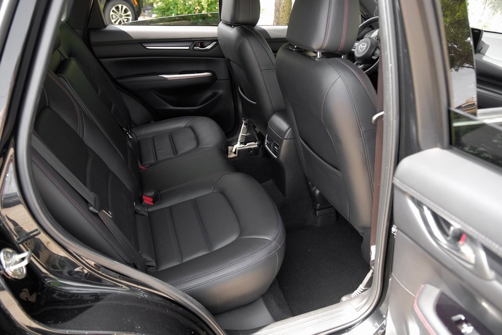 Vehicle image 27 of 71