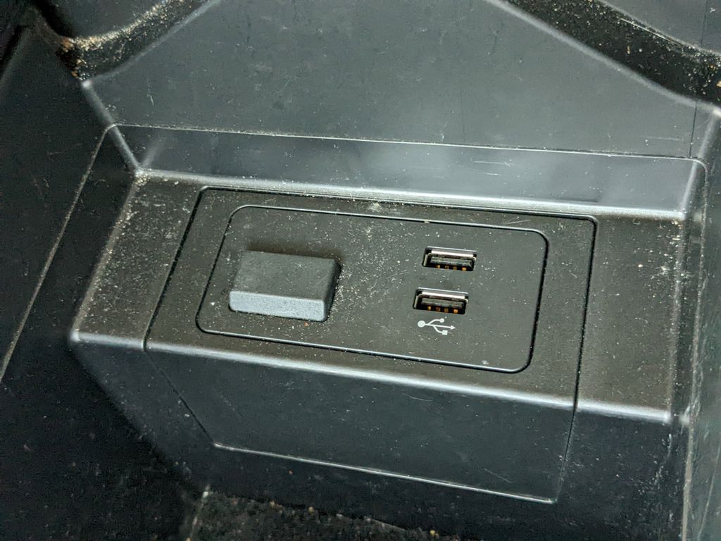 Vehicle image 23 of 30