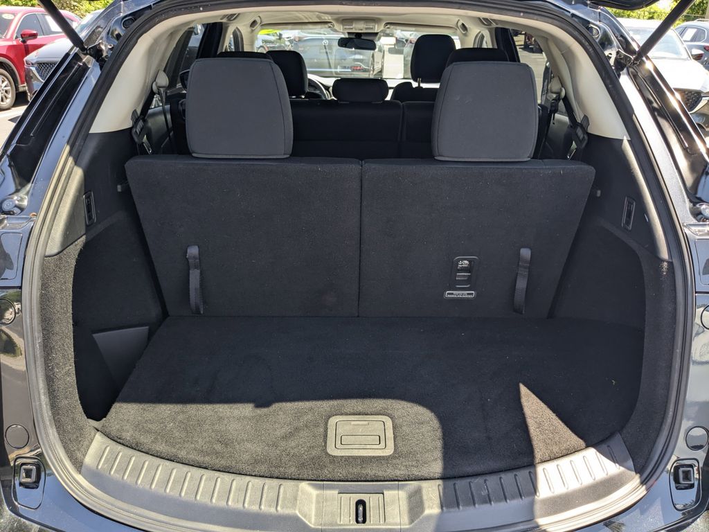 Vehicle image 14 of 30