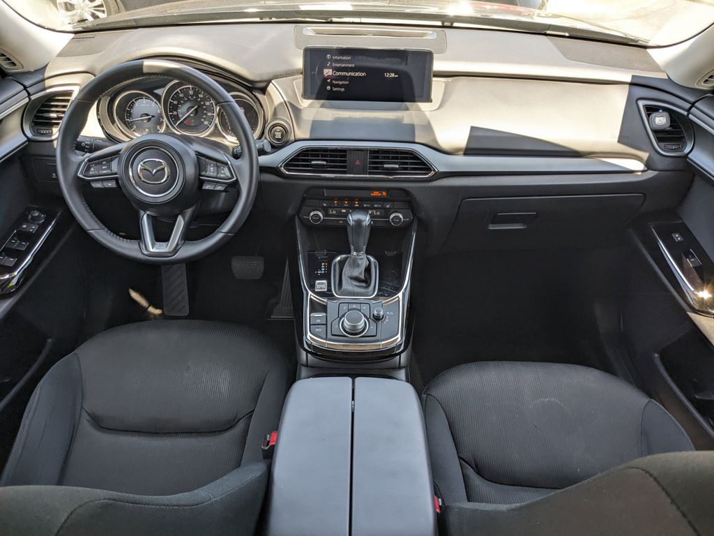Vehicle image 17 of 30
