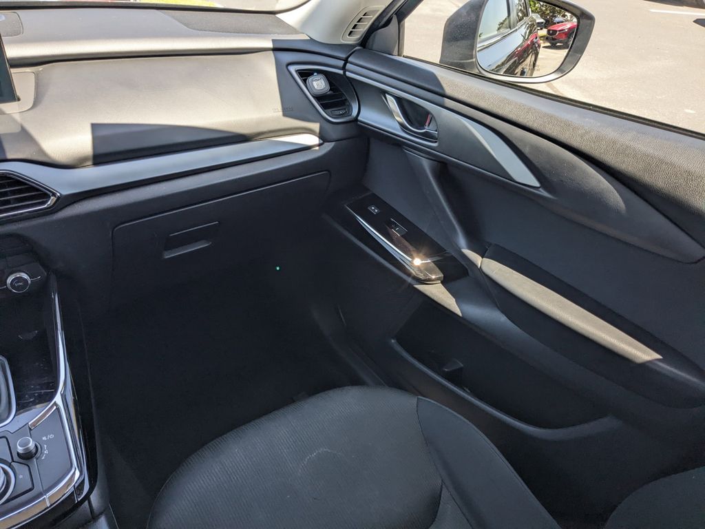Vehicle image 20 of 30