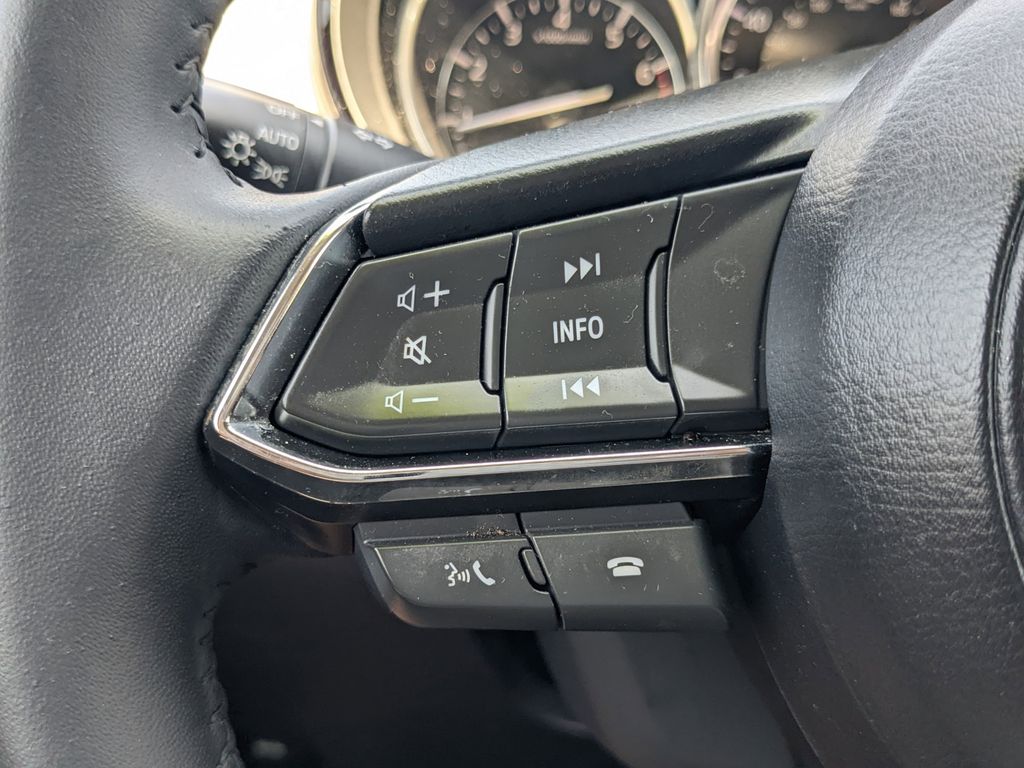 Vehicle image 26 of 30