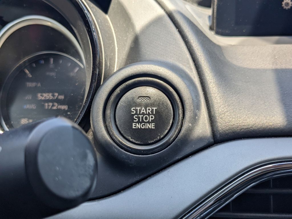 Vehicle image 29 of 30