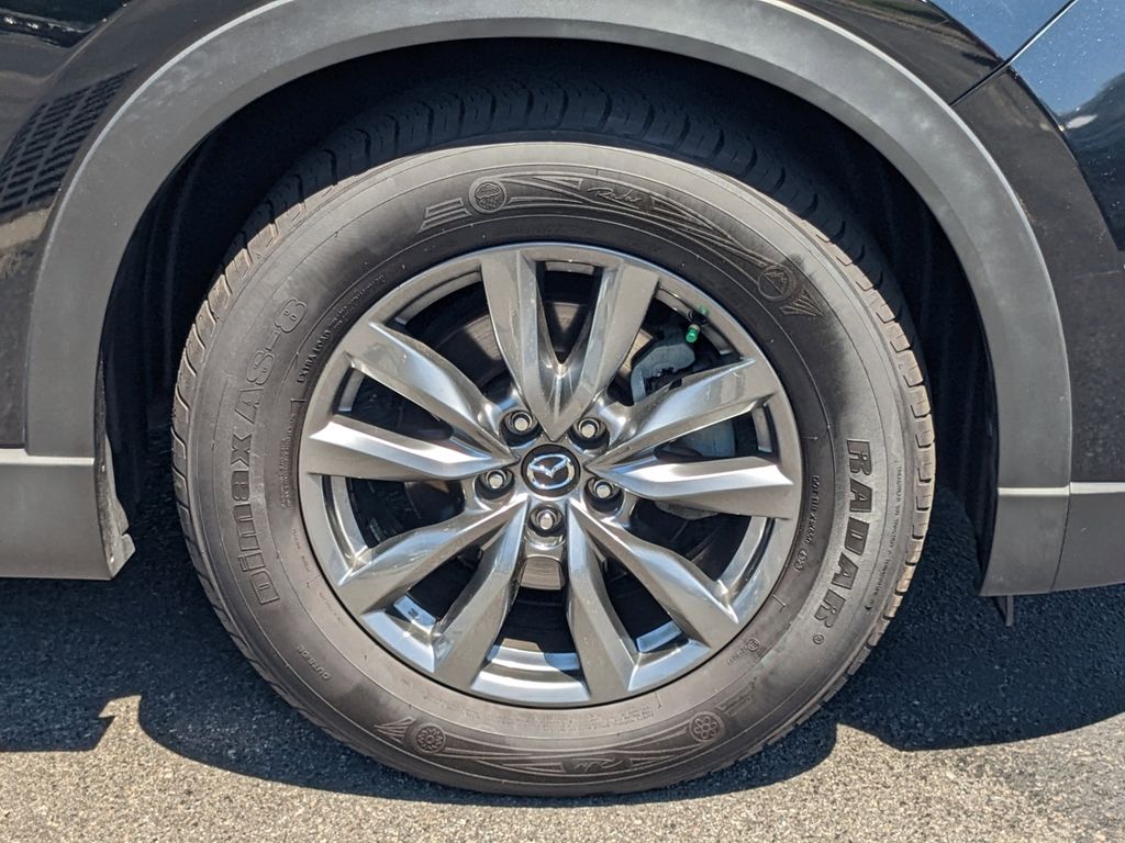 Vehicle image 10 of 30