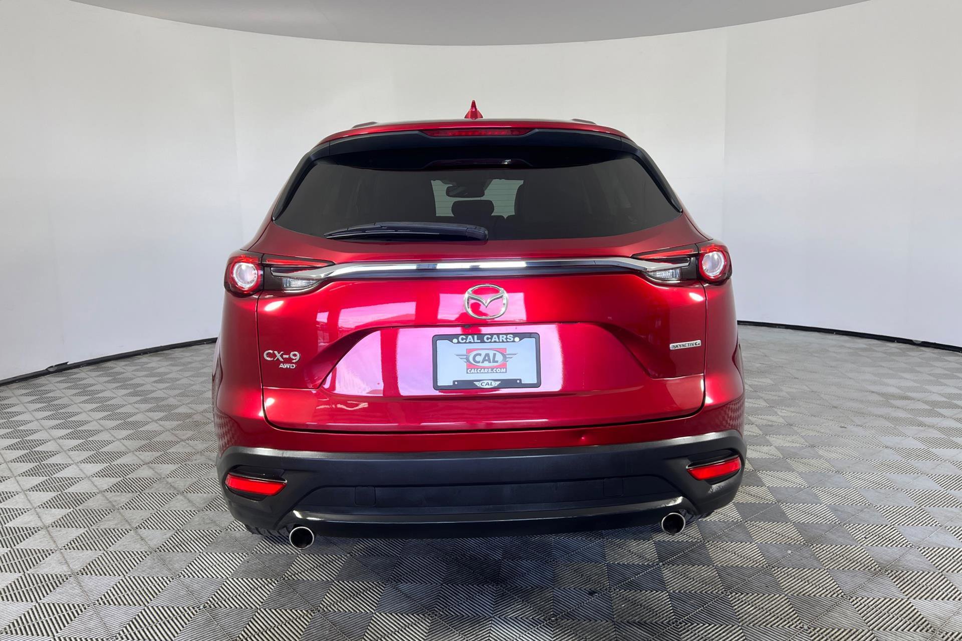 Vehicle image 5 of 28