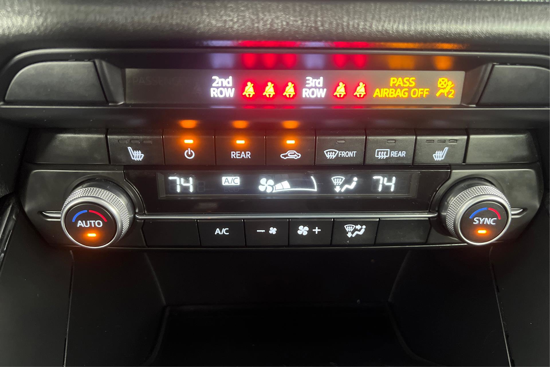 Vehicle image 25 of 28