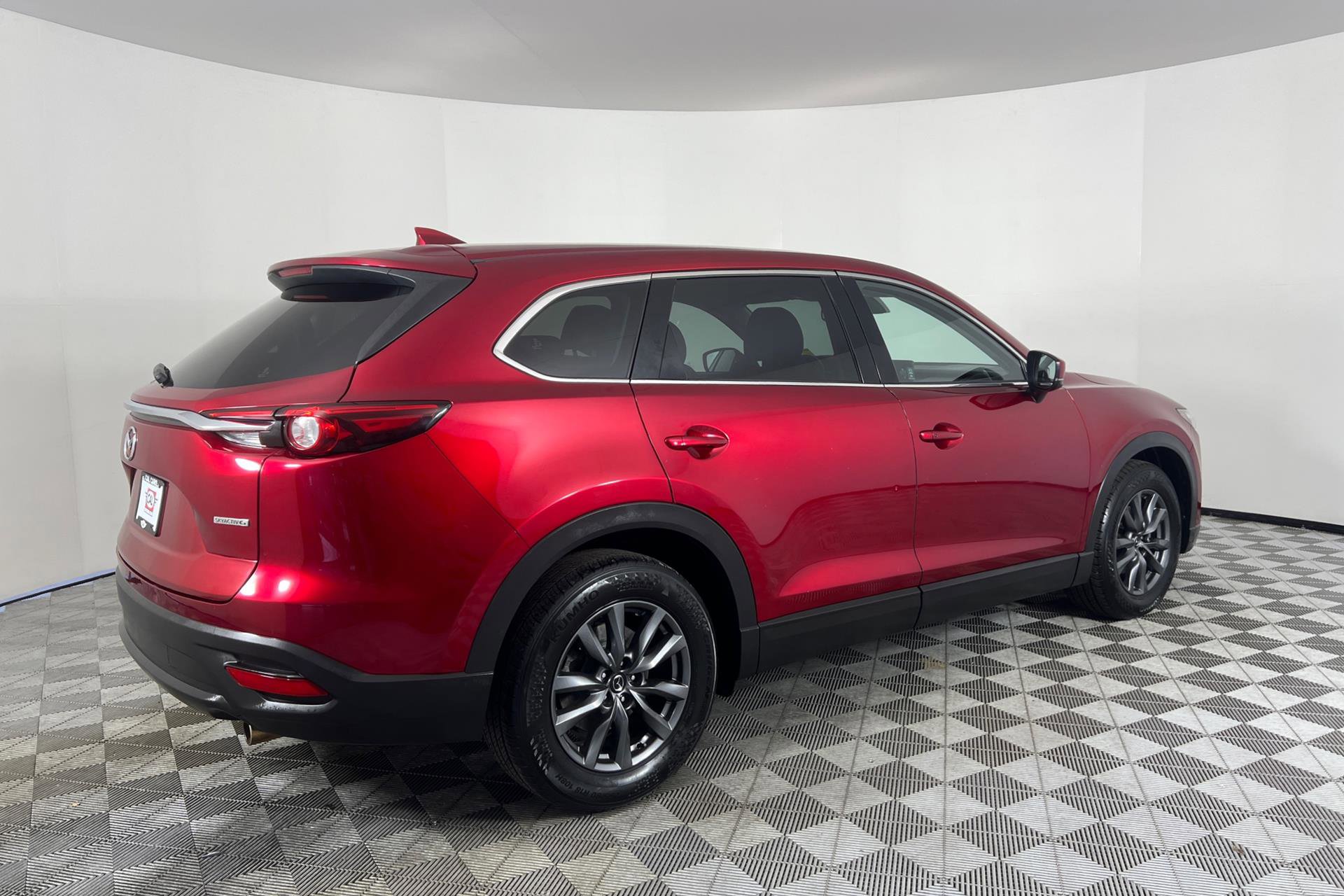 Vehicle image 4 of 28