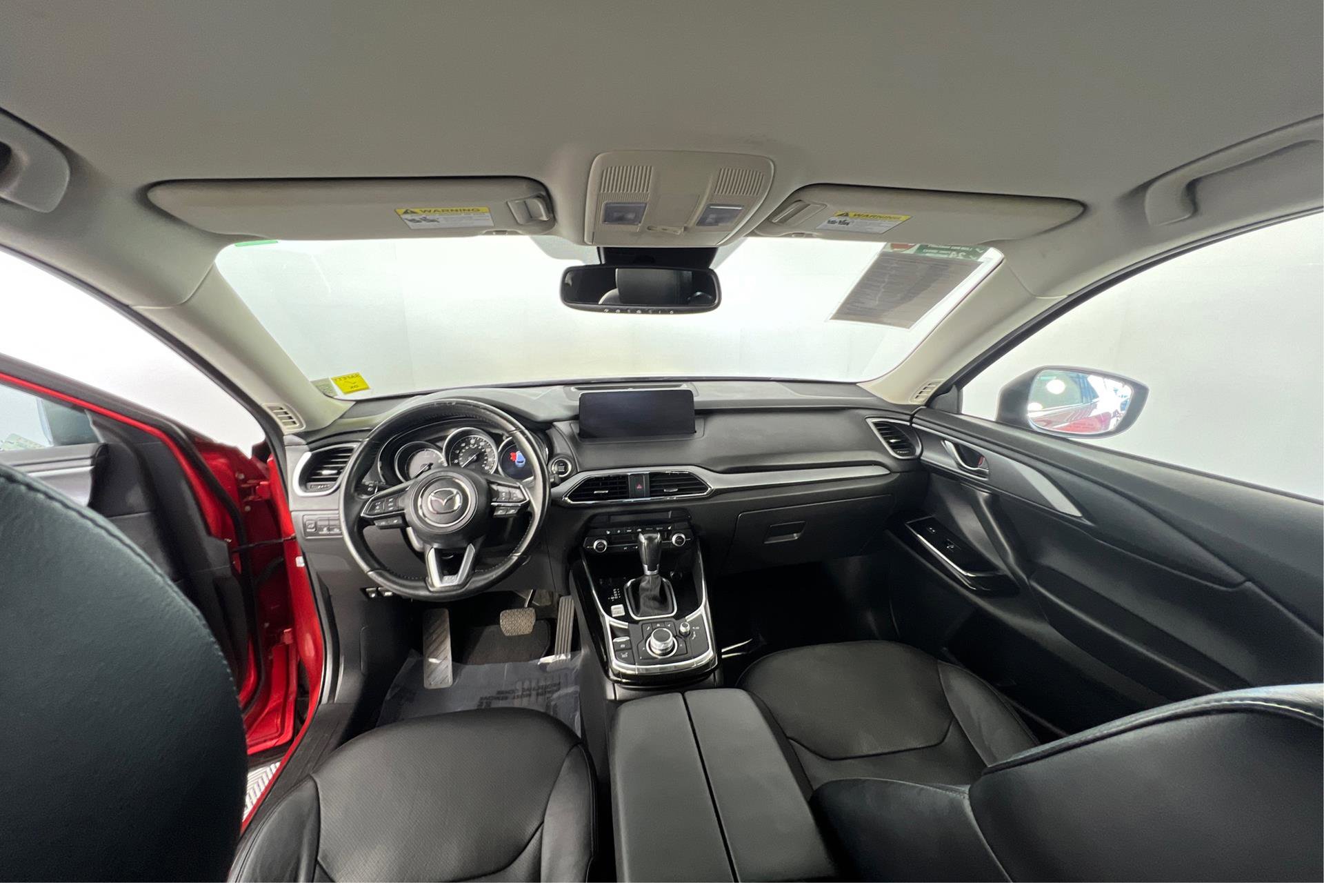 Vehicle image 22 of 28