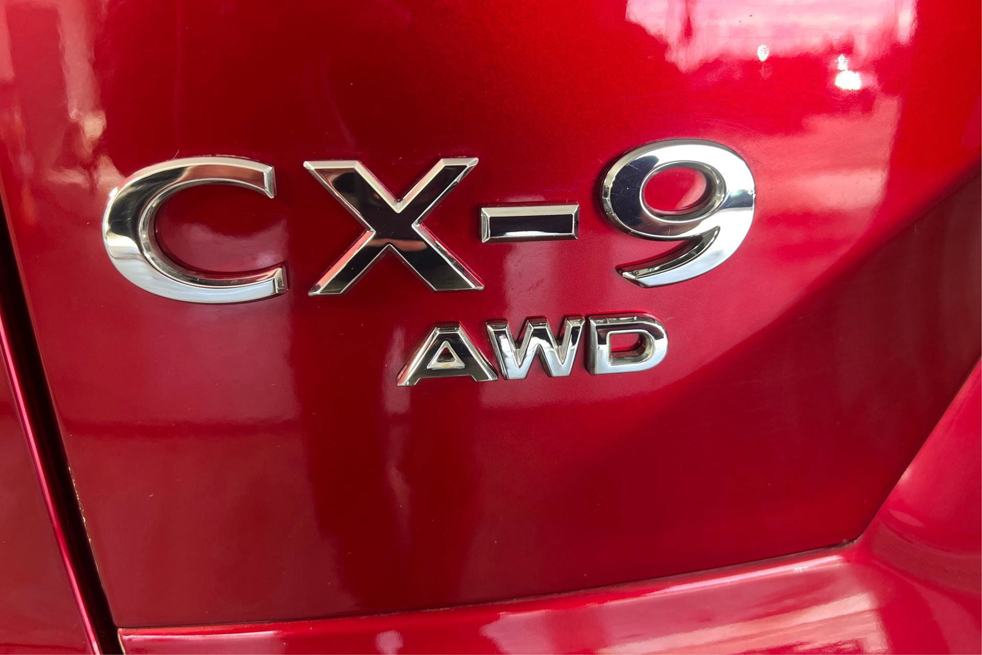 Vehicle image 21 of 28