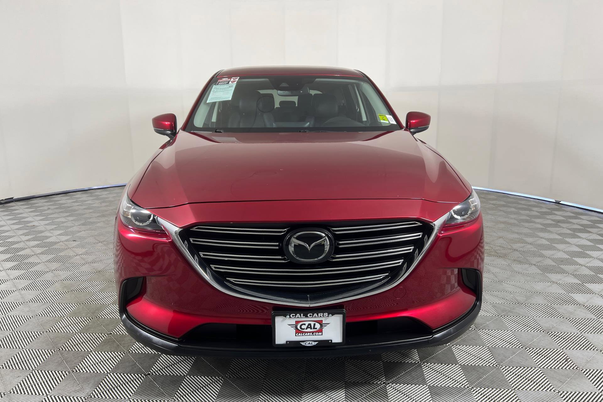 Vehicle image 2 of 28
