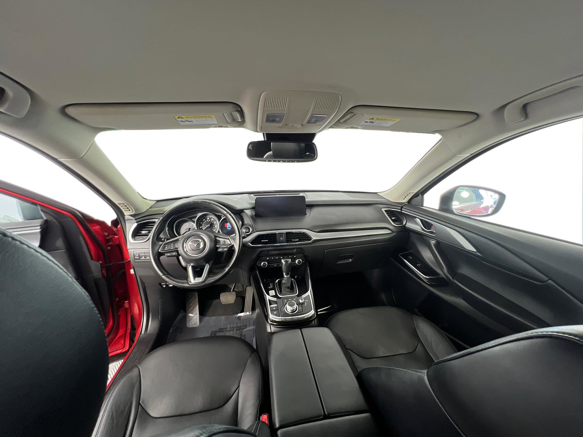 Vehicle image 17 of 28