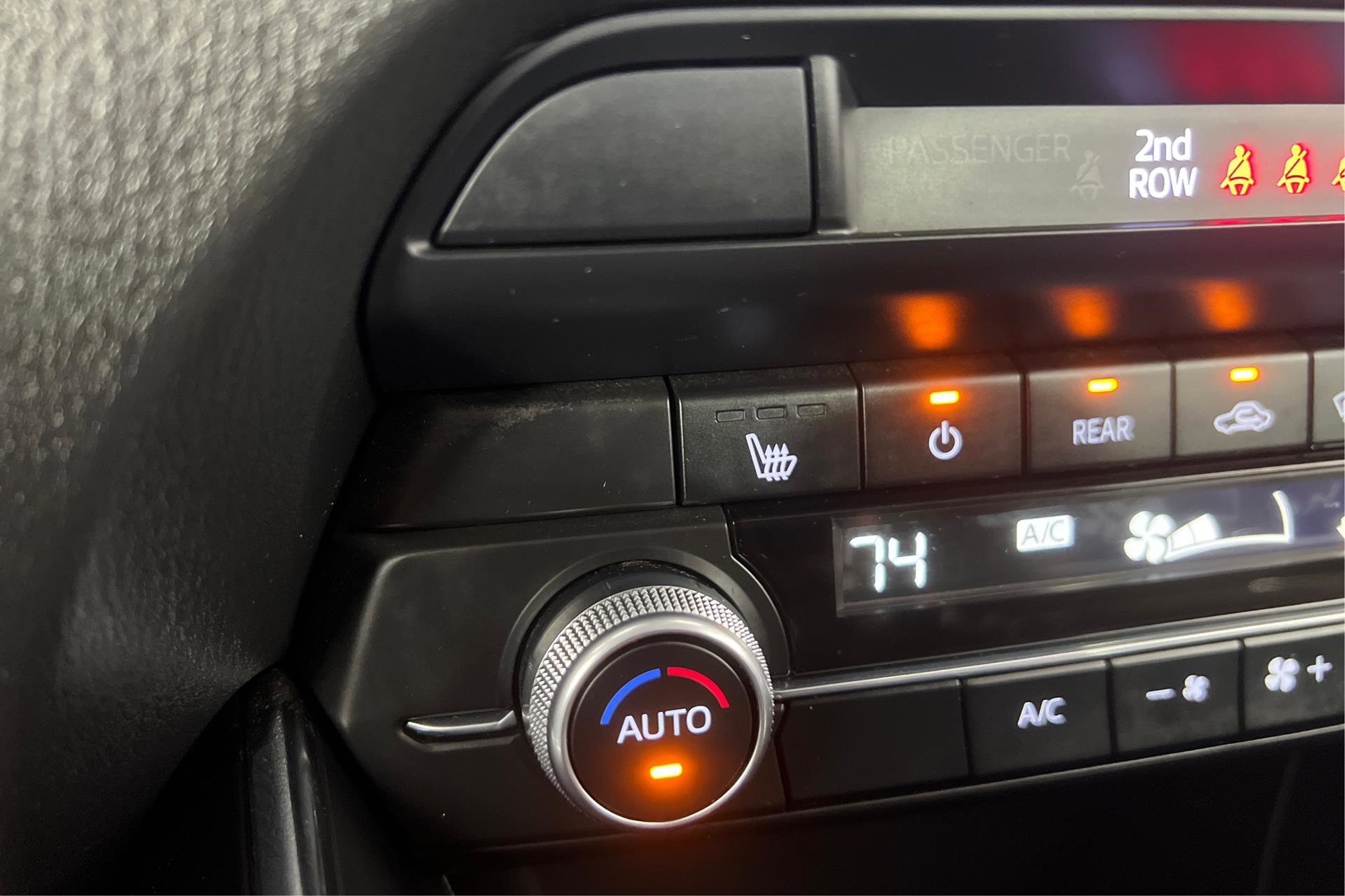 Vehicle image 27 of 28