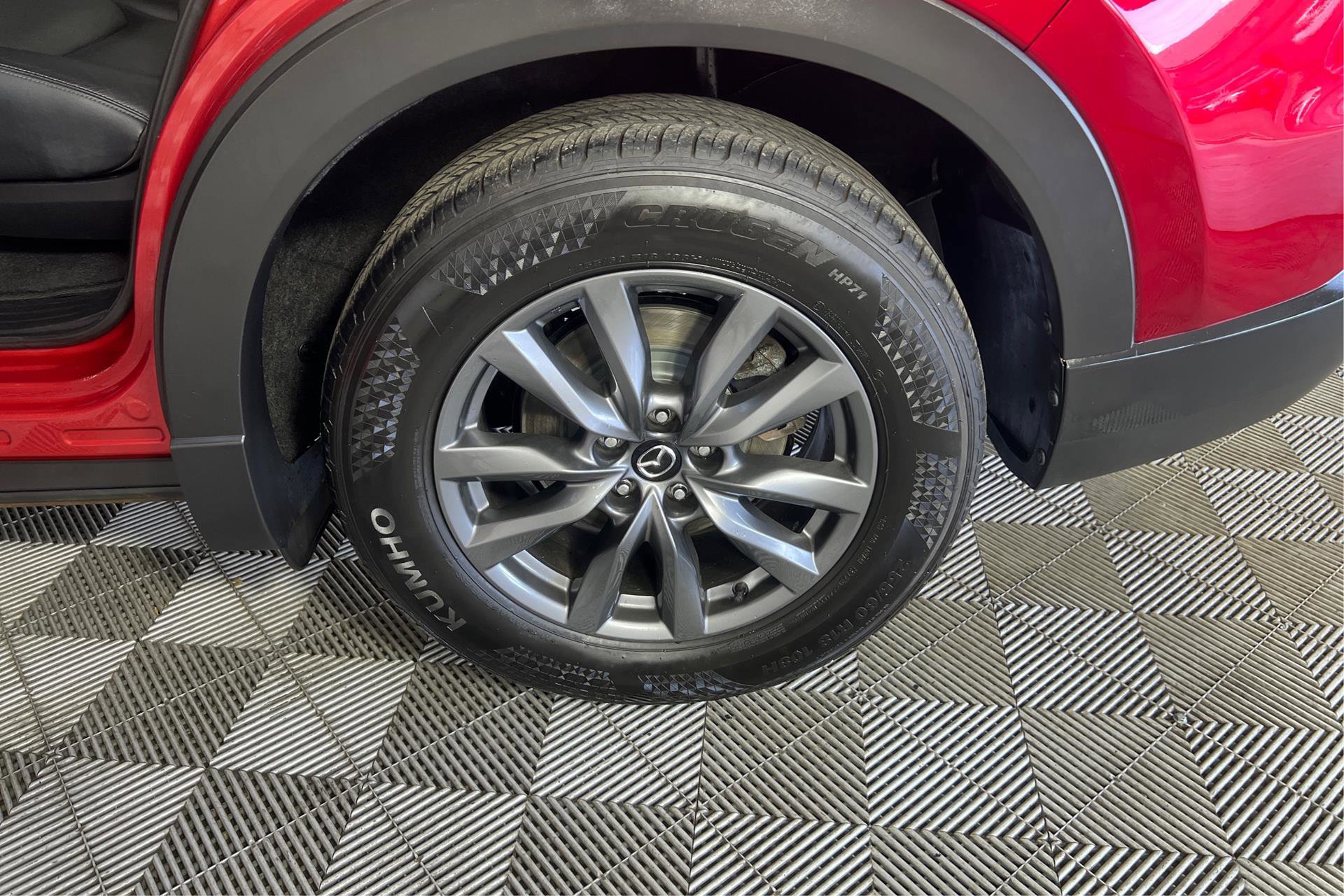 Vehicle image 19 of 28