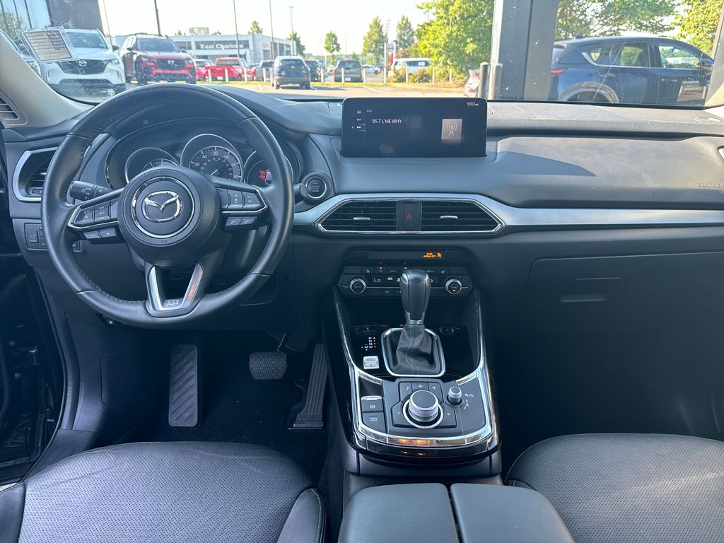 Vehicle image 14 of 34