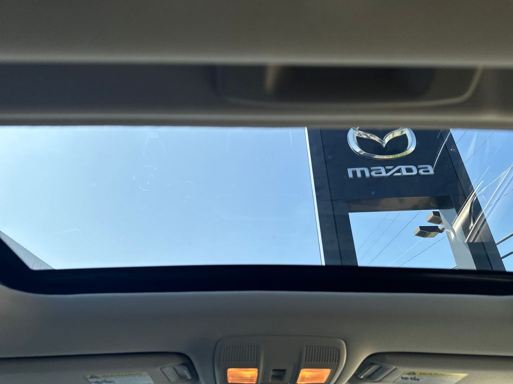 Vehicle image 28 of 34