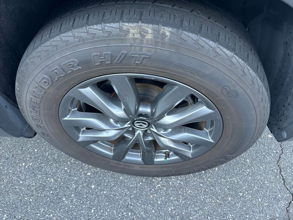 Vehicle image 9 of 34