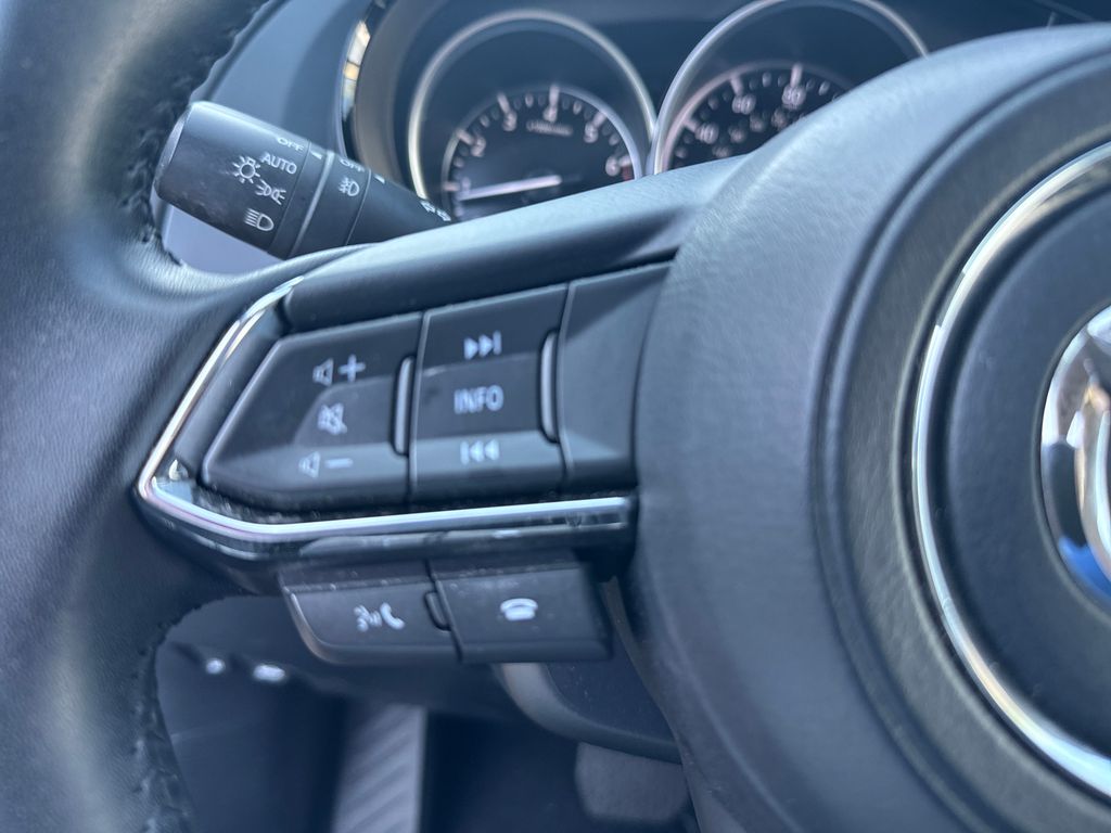 Vehicle image 27 of 34