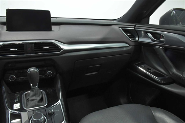 Vehicle image 18 of 34