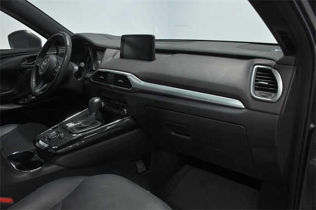 Vehicle image 17 of 34