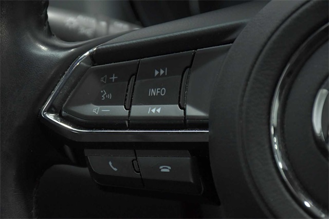 Vehicle image 27 of 34