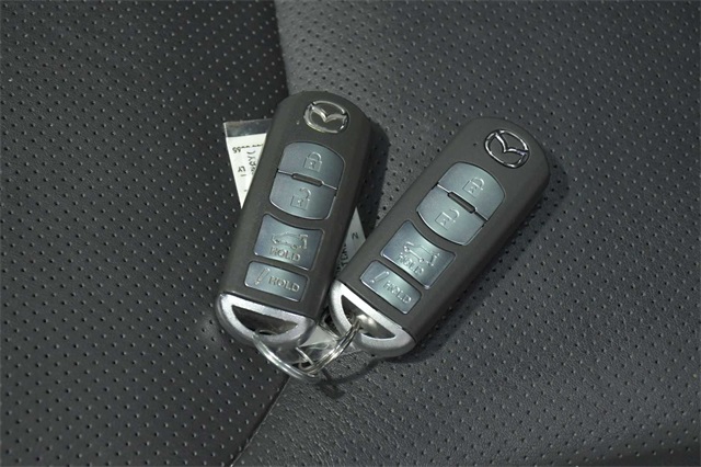 Vehicle image 28 of 34