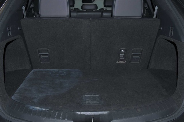 Vehicle image 9 of 34