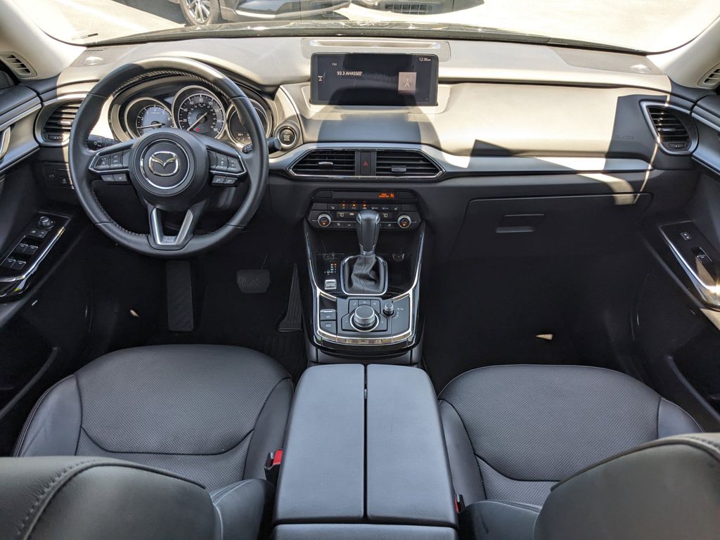 Vehicle image 18 of 34