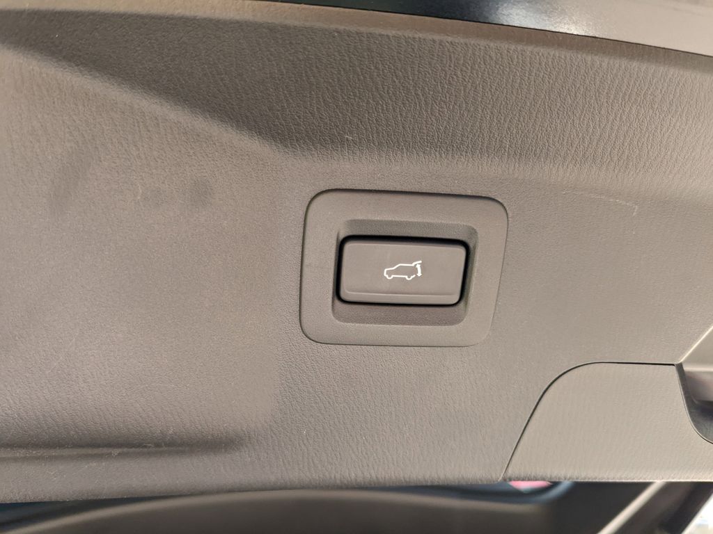 Vehicle image 15 of 34
