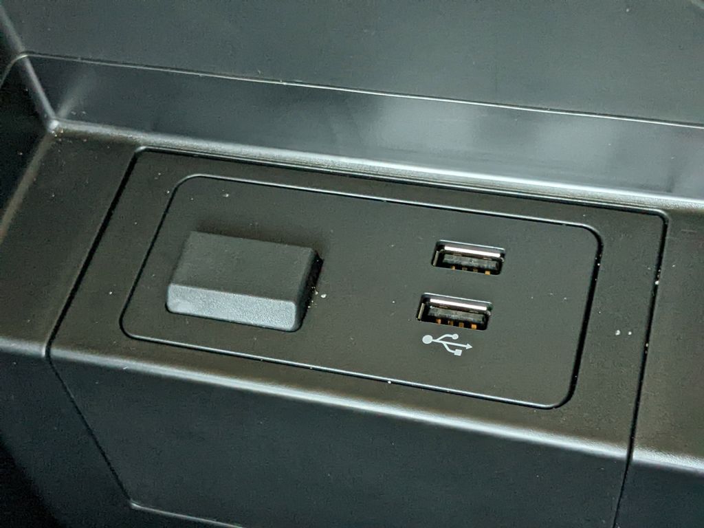 Vehicle image 26 of 34