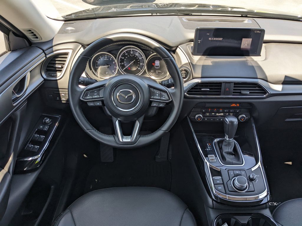 Vehicle image 19 of 34