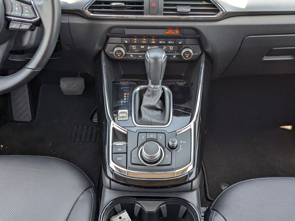 Vehicle image 22 of 34