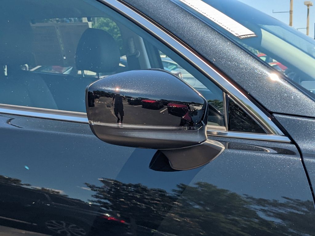 Vehicle image 11 of 34