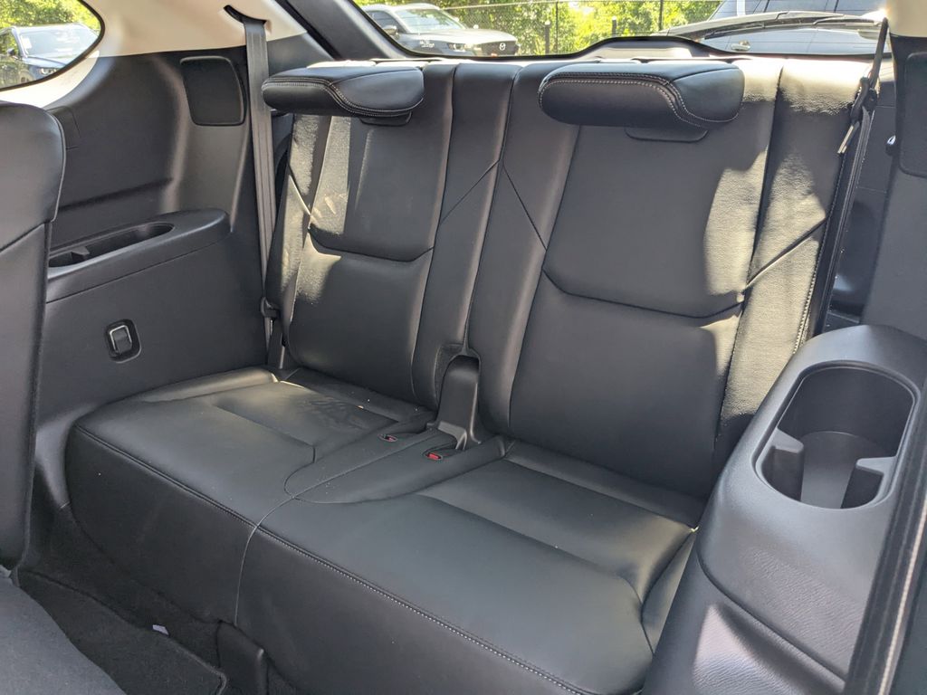 Vehicle image 16 of 34