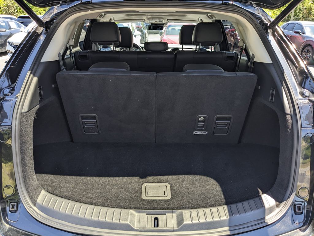 Vehicle image 14 of 34