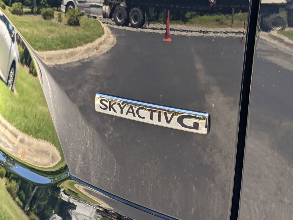 Vehicle image 12 of 34