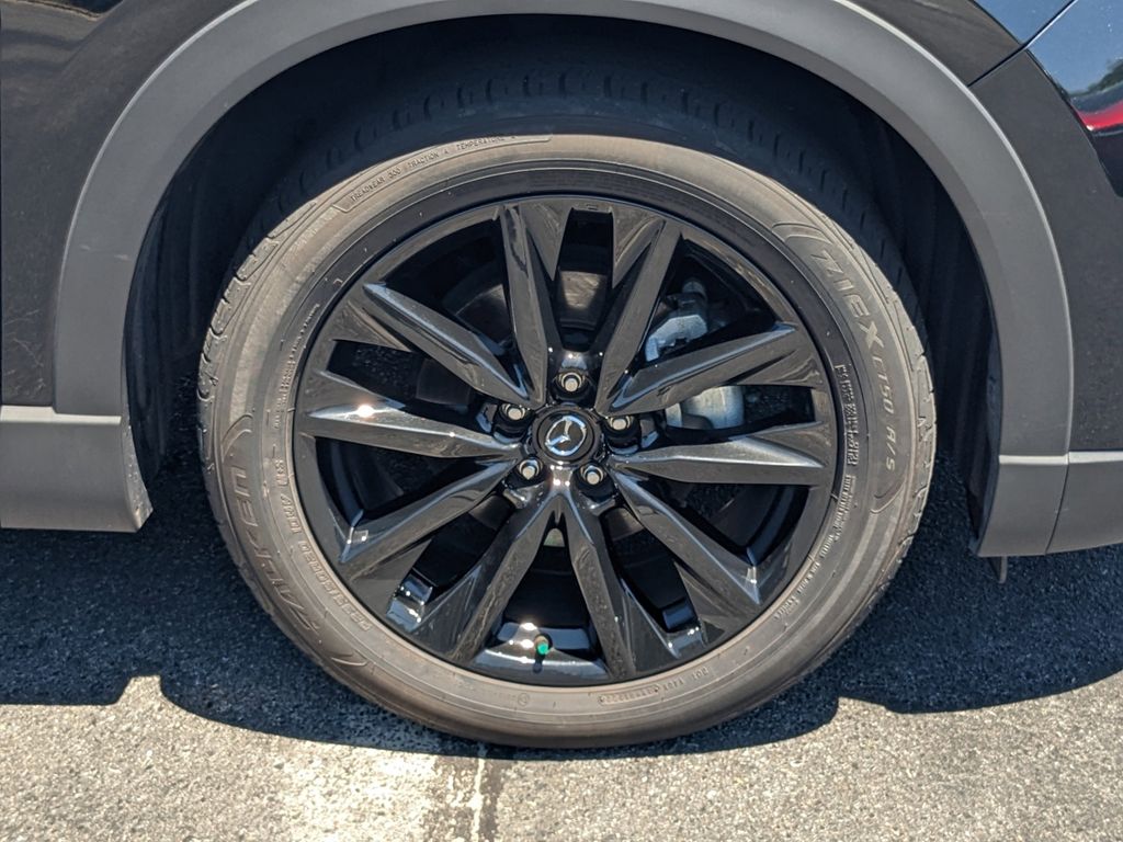 Vehicle image 10 of 34