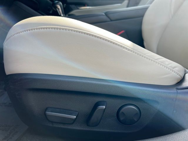 Vehicle image 22 of 46