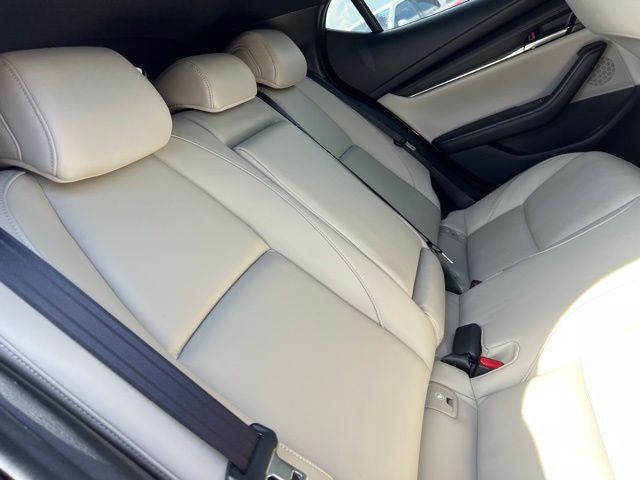 Vehicle image 40 of 46