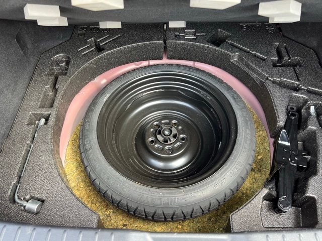 Vehicle image 19 of 46