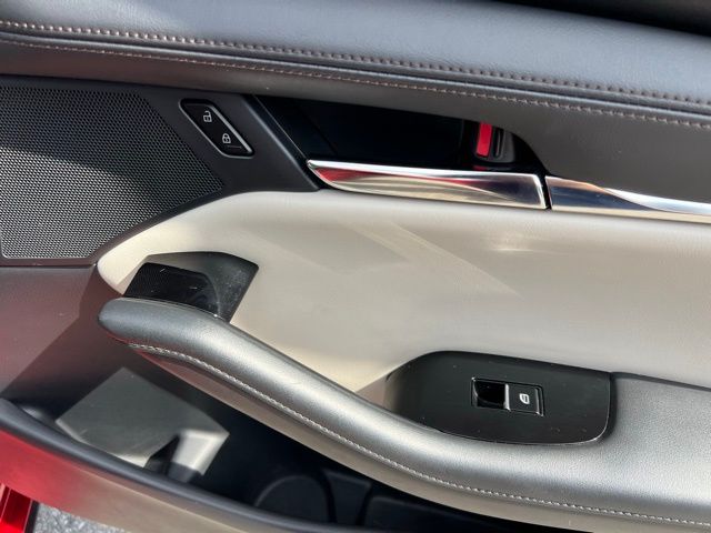 Vehicle image 42 of 46