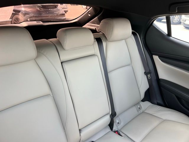 Vehicle image 44 of 46