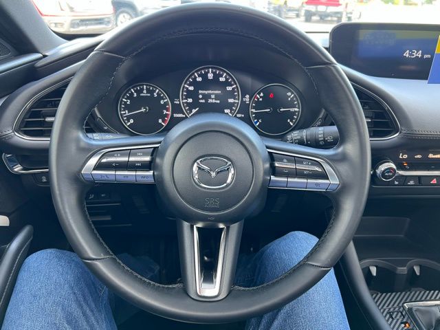 Vehicle image 25 of 46