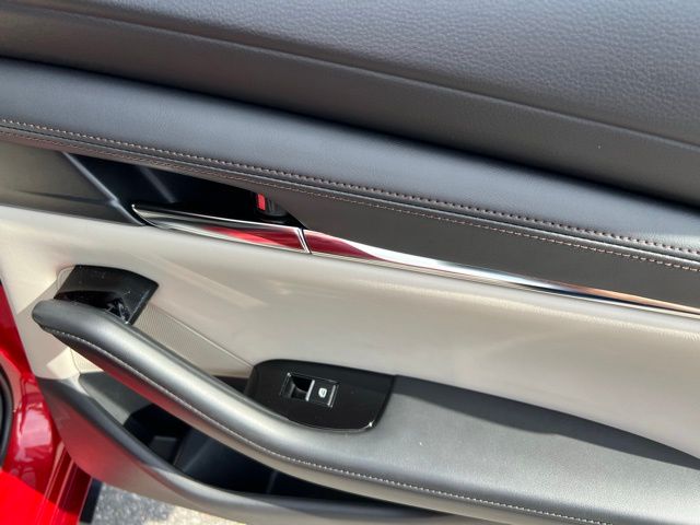 Vehicle image 39 of 46