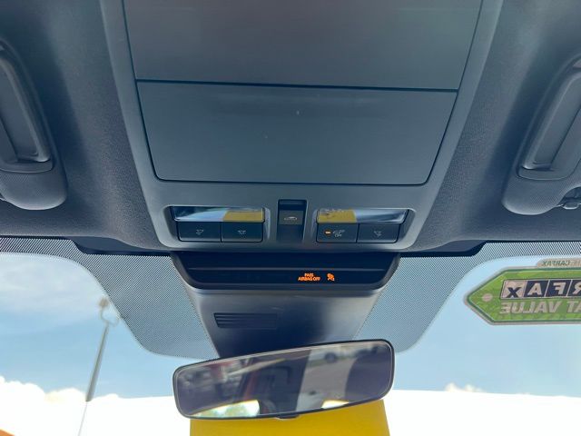 Vehicle image 27 of 46