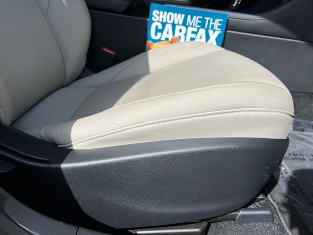 Vehicle image 43 of 46