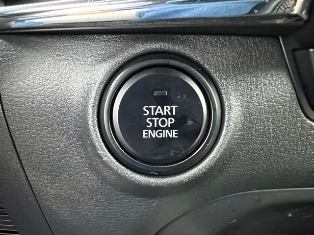 Vehicle image 32 of 46