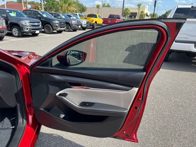 Vehicle image 41 of 46