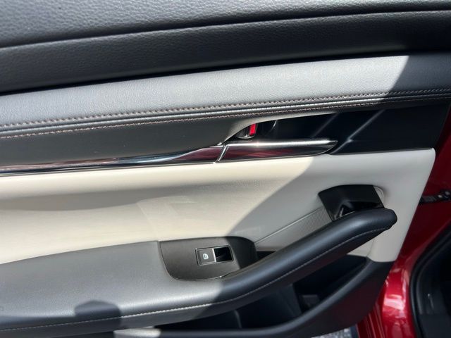 Vehicle image 34 of 46