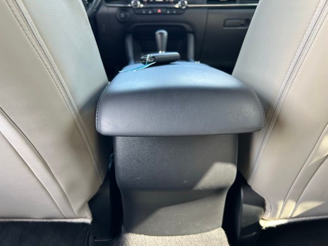 Vehicle image 36 of 46