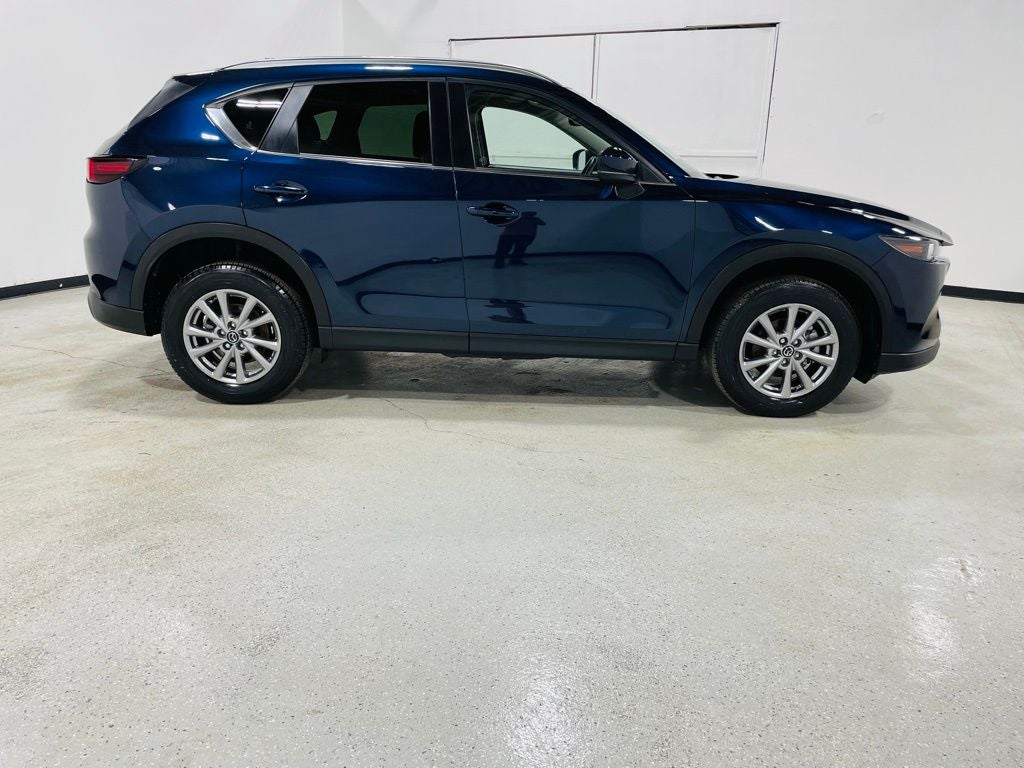 2022 Mazda CX-5 2.5 S Preferred Package Image 11 of 47